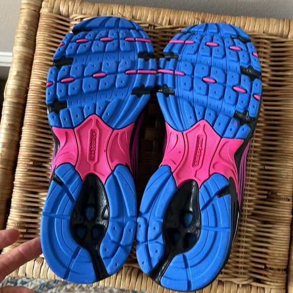 New Balance 530 Sneaker Neon Lights Size 7 Mens or 8.5 Women’s  NIB - Picture 8 of 13